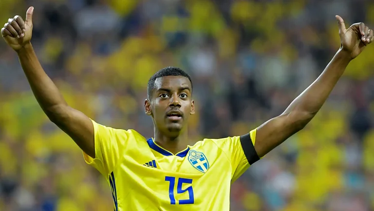 «Ливерпуль» ограничил время Исакa в сборной перед игрой с «Бернли»