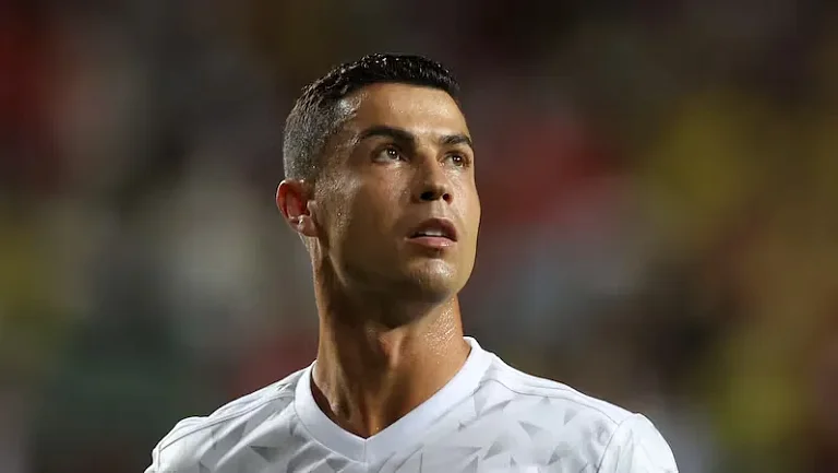 Роналду встретили как героя в Гонконге после победы «Аль-Насра»