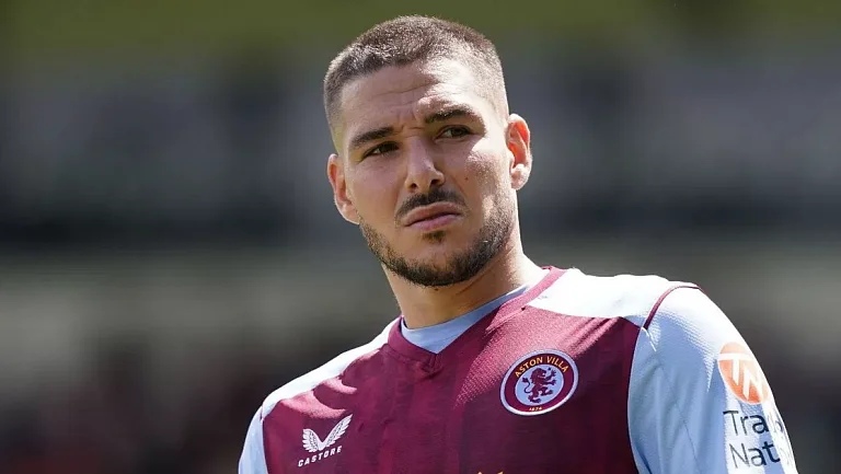 Фанаты «Астон Вилла» обрушились на Буэндиа после матча