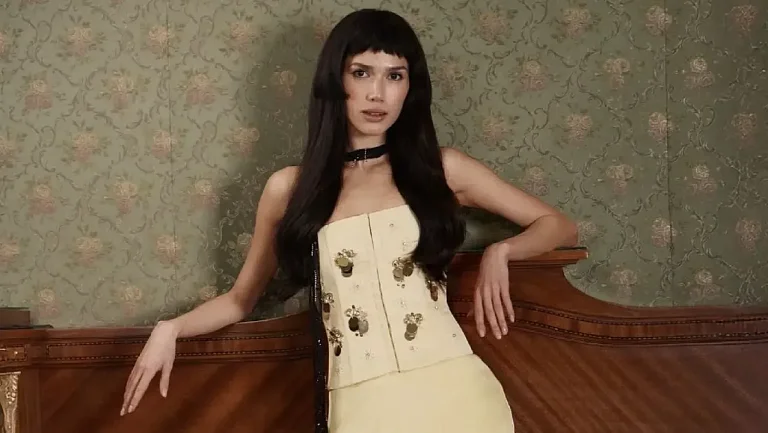 Алину Загитову засняли во время первых попыток катания на сноуборде