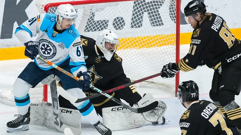 Дубль Кошелева помог «Сибири» обыграть «Адмирал» во Владивостоке