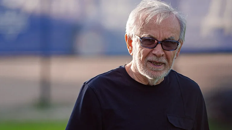 Гаджиев хочет сказать, что с таким судейством «Динамо» Мх не спасет и Гвардиола