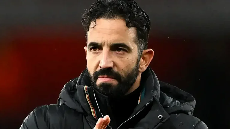 Упрямый подход Аморима может стоить ему работы в МЮ