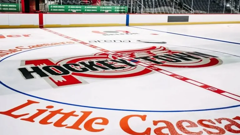 «Детройт» вернул легендарную надпись HOCKEY TOWN