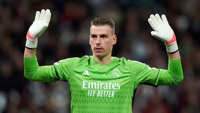 Украинский голкипер Андрей Лунин хочет покинуть «Реал»