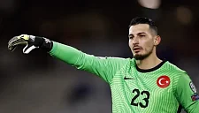 «Галатасарай» приобрел вратаря сборной Турции Угурджан Чакыра