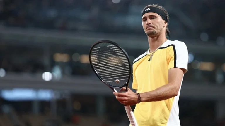 Зверев снялся с турнира в Роттердаме из-за травмы лодыжки