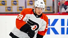 Российский форвард «Филадельфии» Мичков устроил драку с американцем в НХЛ