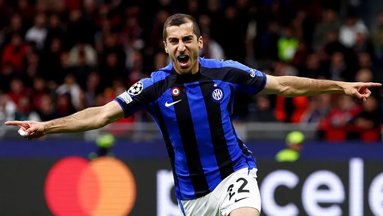 Генрих Мхитарян получил почётную награду «Джентльмен Интера»