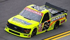 Трёхкратный чемпион NASCAR Truck завершает карьеру