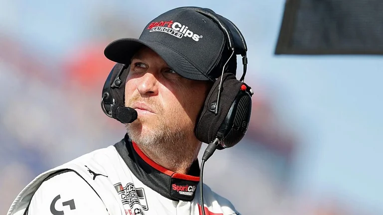 Дэнни Хэмлин завоевал поул на Southern 500 в Дарлингтоне