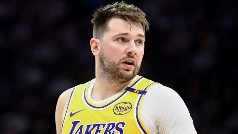 Дончич набрал 24 очка за одну четверть и обошел легендарного Коби Брайанта