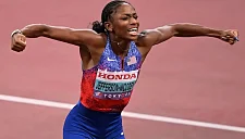 Мелисса Джефферсон-Вуден победила в финале 100 м на ЧМ в Токио