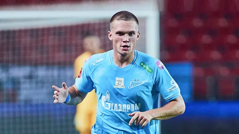 Лобов покидает «Зенит-2» и переходит в «Рубин»