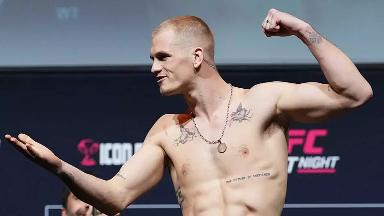 Йен Мачадо Гэрри резко ответил Шону Брэди на критику после боя