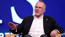 Каррагер осудил слова Румменигге о трансфере Вольтемаде