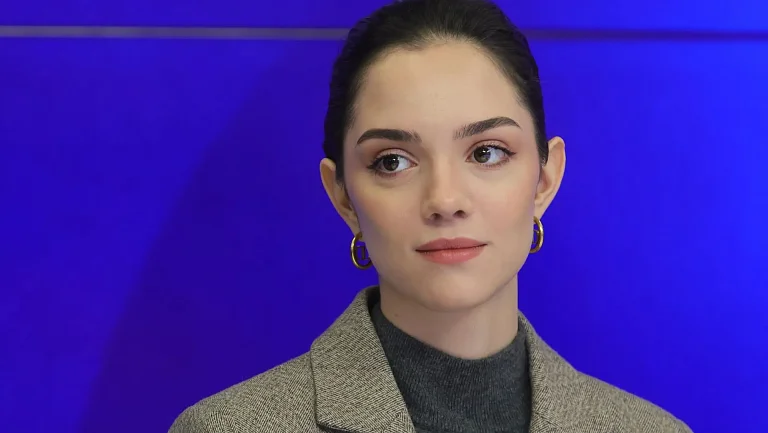 Фигуристка Медведева хочет поделиться фото в свадебном платье