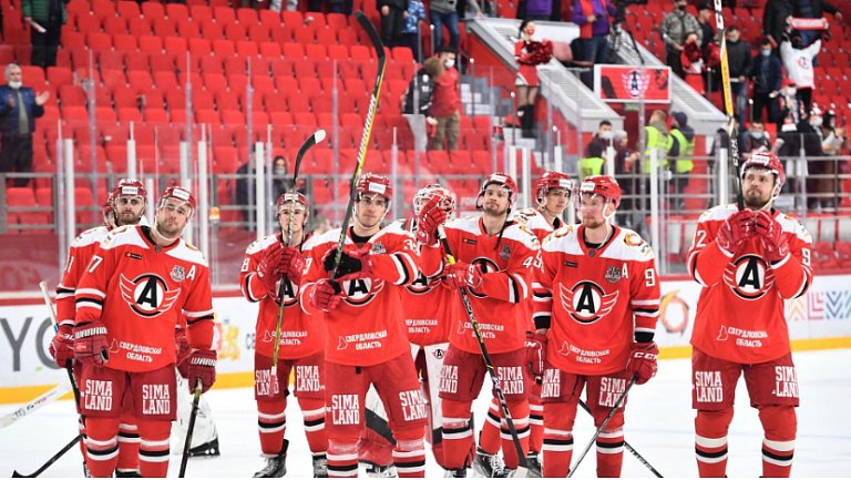 «Авто» разгромила «Кузнецких медведей»