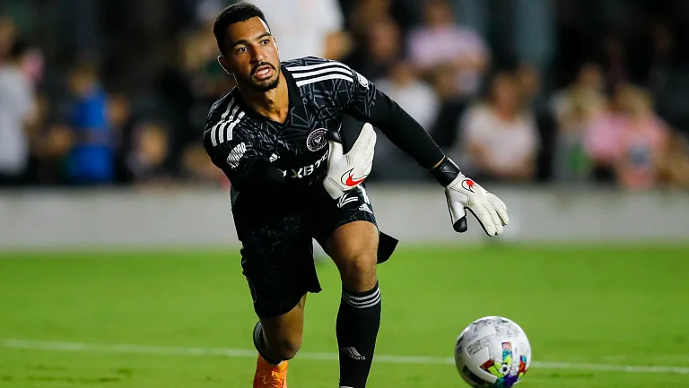 «Шарлотт» подписал вратаря Дрейка Кэллендера 