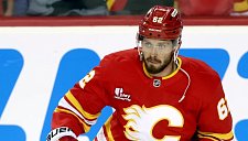 «Калгари Флэймз» отправил российского защитника Мироманова на драфт отказов