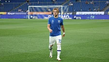 ФК «Балтика» продлил контракт с полузащитником Максимом Петровым