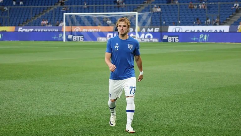 ФК «Балтика» продлил контракт с полузащитником Максимом Петровым