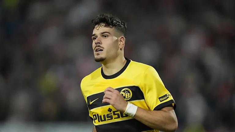 Филип Угринич подписал контракт с «Валенсией»