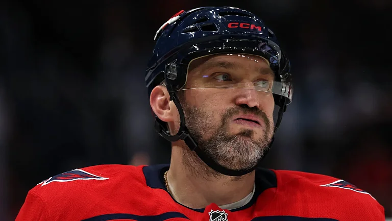 «Вашингтон» разгромно уступил «Оттаве» в 1500-м матче Овечкина
