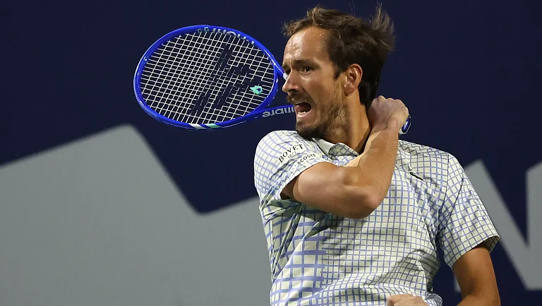 Медведев проиграл Уолтону в первом матче Цинциннати