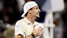 Теннисист Уго Умбер заподозрен в ставках после просмотра телефона во время матча