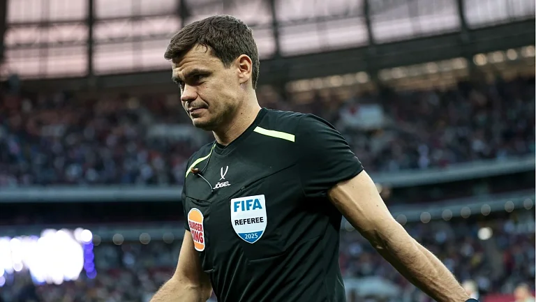 Мостовой поддержал арбитра в эпизоде Лещука и Кругового