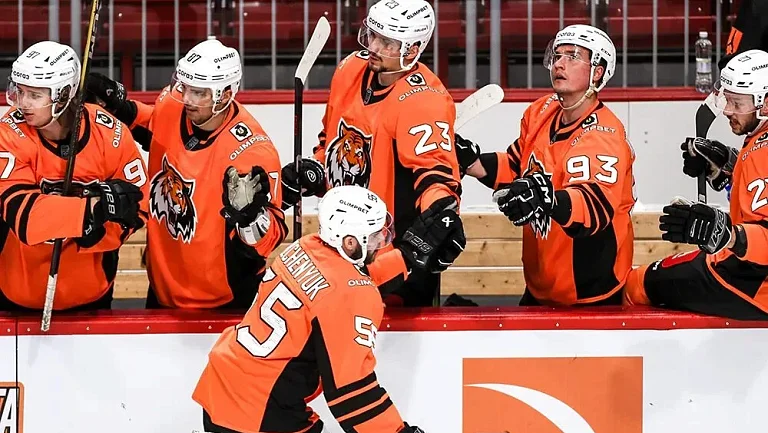 «Амур» одержал победу над «Ладой» в овертайме предсезонного матча