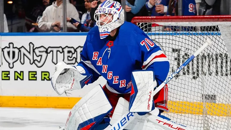 «Сибирь» подписала контракт с бывшим вратарем НХЛ Луи Доминге