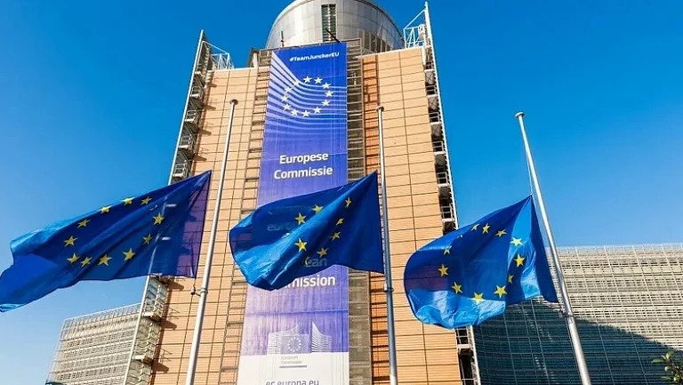 Еврокомиссия выступила против идеи Инфантино о возвращении российского футбола