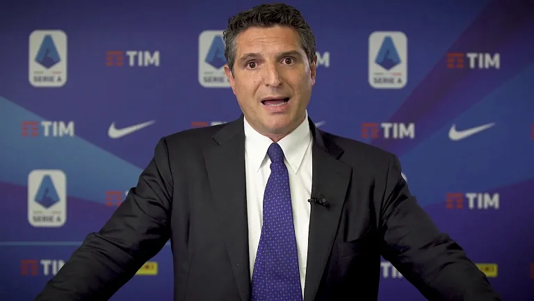 Луиджи Де Сьерво осадил Рабьо за критику матча Серии А в Австралии