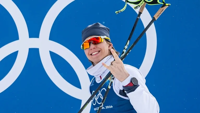 Норвежец Амундсен после столкновения в гонке хотел свалить Коростелёва