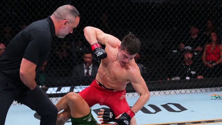 Александр Эрнандес нокаутировал Диего Феррейру во втором раунде на UFC