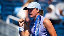 Швентек уверенно обыграла Рыбакину в полуфинале турнира в Цинциннати 