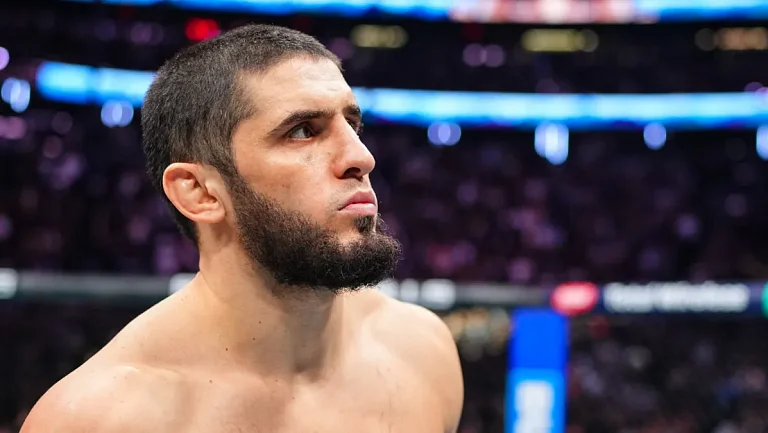 Экс-боец UFC Эмеев хочет назвать главного претендента для Ислама Махачева