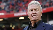 Хиддинк хочет сказать, что возвращение российского футбола зависит от Путина