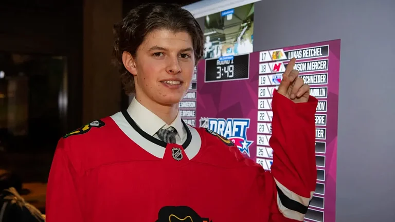 Лукас Райхель не оправдал ожиданий «Чикаго Блэкхоукс»