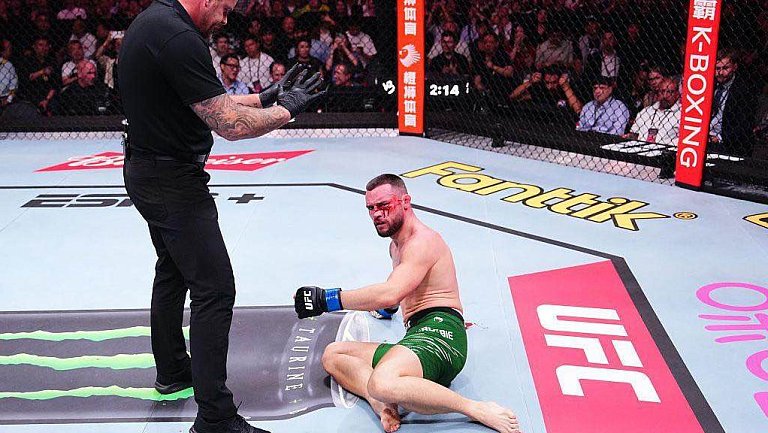 Боец UFC утверждает, что не получил медпомощь после сотрясения мозга