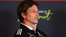 Тото Вольфф объяснил свои слова о скорости 400 км/ч на болидах Mercedes
