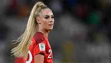 К Алише Леманн приставили телохранителя на чемпионате Европы 