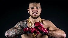 Украинец Амосов дебютирует в UFC в бою с американцем