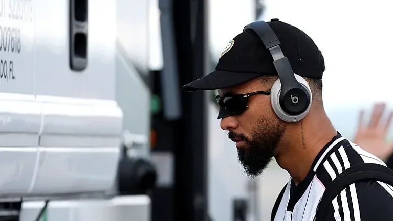 «Ливерпуль» следит за Дугласом Луисом, возможен переход в клуб