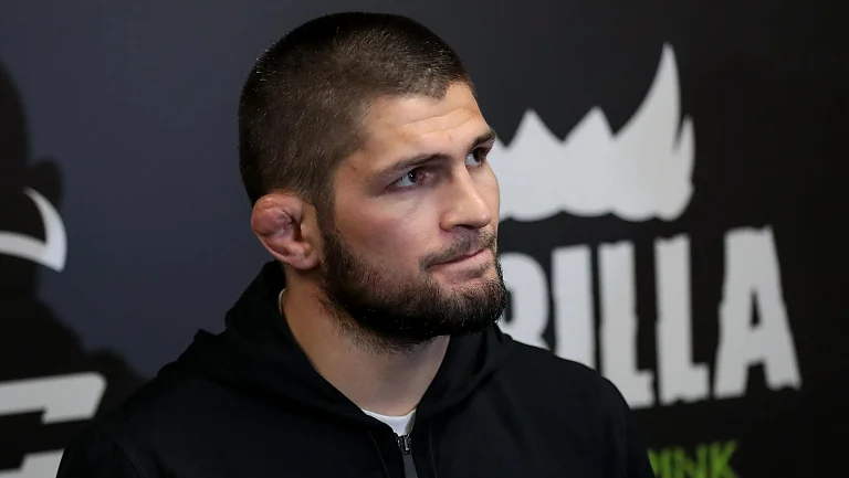 Хабиб встретился с защитником «Манчестер Сити» Хусановым и пожелал ему успехов