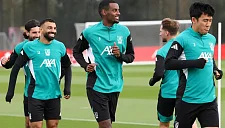 Исак тренируется перед дебютом против «Атлетико», а Джонс отсутствует