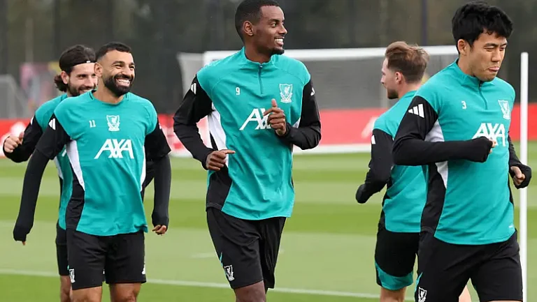 Исак тренируется перед дебютом против «Атлетико», а Джонс отсутствует