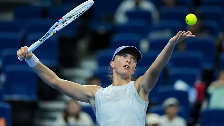 Ига Швёнтек прошла Белинду Бенчич в Ухане